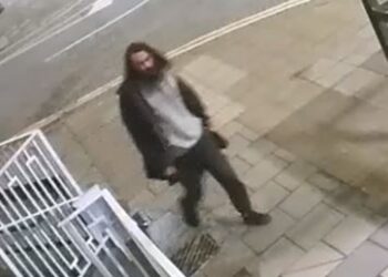 Man admits twice smashing Brighton pizzeria’s window