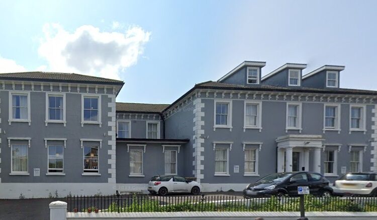 Tall councillor argues against plans for home with low ceilings