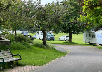 Police and council vow to tackle unauthorised camp in Brighton park