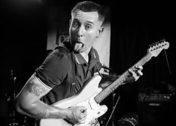 See 5 punk bands for FREE on Brighton Beach!