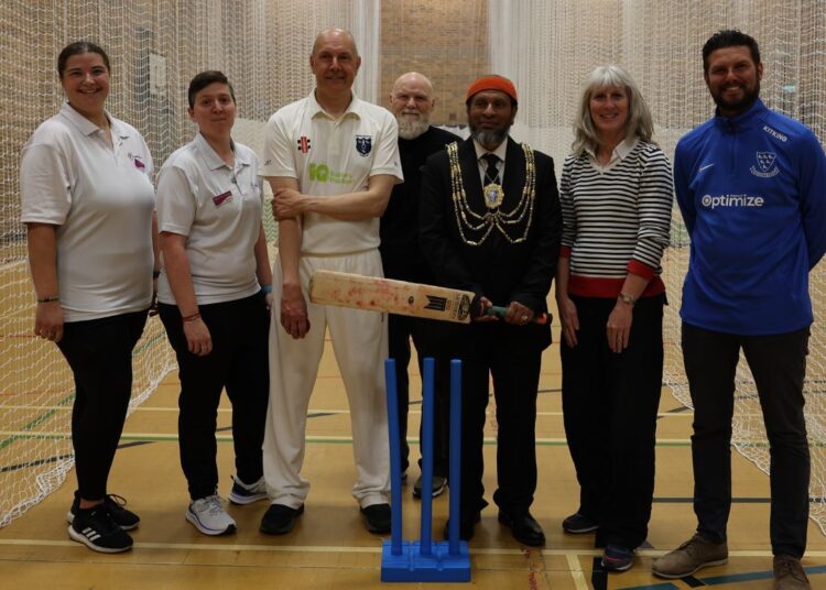 Mayor welcomes cricket charity’s help for nets in Whitehawk