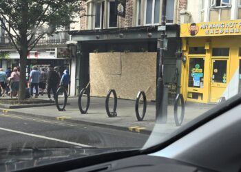 Extra police in Queen’s Road this evening, force says