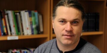 Wednesday night showed the positive power of crowds, Brighton expert says