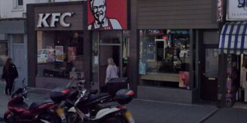KFC bids to open until 3am