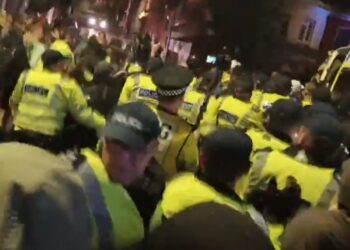 Peaceful counter protest overwhelms tiny numbers of anti-immigrant protesters