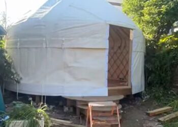 Neighbours object to yoga teacher’s garden yurt
