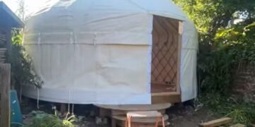 Neighbours object to yoga teacher’s garden yurt