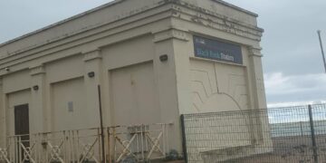Bold action needed over ‘decaying’ Volk’s station building, volunteers say