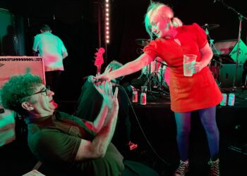 Prolapse play a mixture of punk rock, krautrock and shoegaze