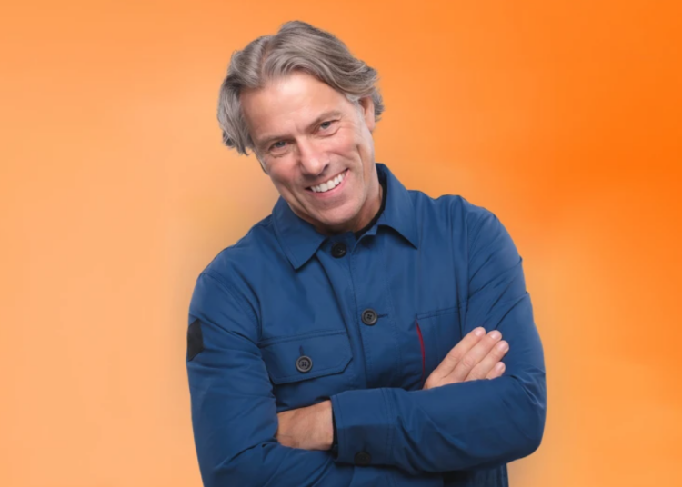 Comedian to mark 25 years with £25 tickets for Brighton show