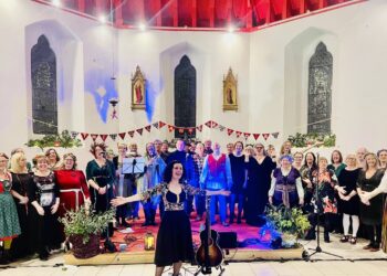 Choirs reach the right notes to raise hundreds for children’s cancer charity