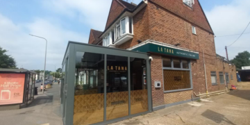 Restaurant loses planning appeal over glazed front extension