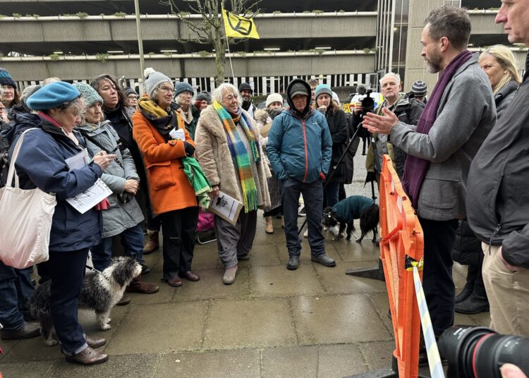 Weed trial starts in bid to keep glysophate off the streets