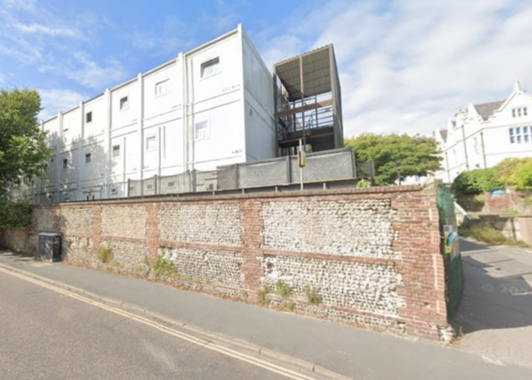 Prefabs can stay for workers at hospital