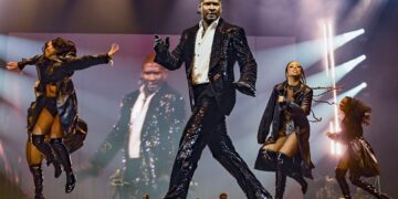 Global icon USHER kicks off the first night of tour