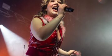 Lola Young gets ‘Messy’ at Brighton gig