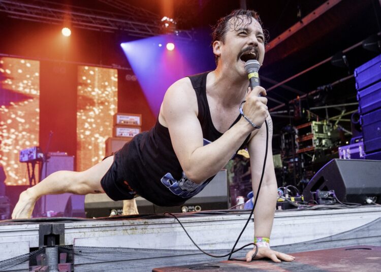 Pigs x7 getting ready to Chalk off another Brighton gig