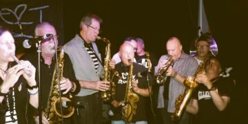 ‘Boring‘ Bob Grover of The Piranhas gets a wonderful send off