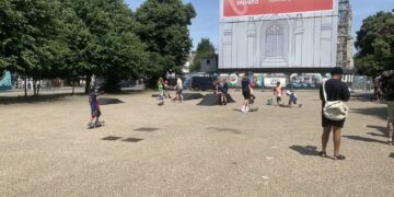 Council holds skateboarding session in square where skateboarding is banned