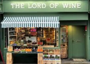 Off-licence applies to close at 4am and councillors give verdict