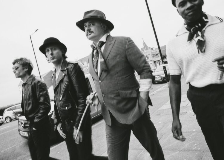 The Libertines announce intimate warm-up show