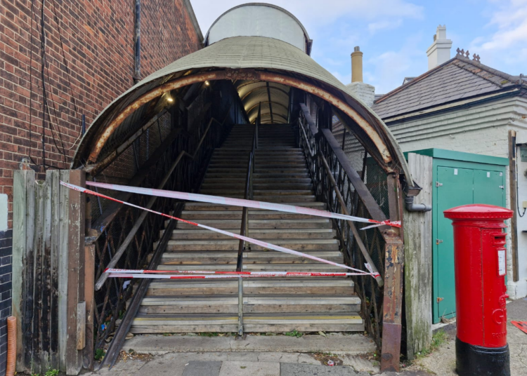 Trains cancelled and Hove station closed as high winds lift footbridge roof