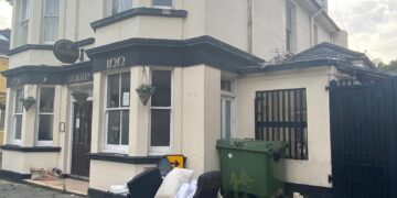 Flats plan for boycotted pub