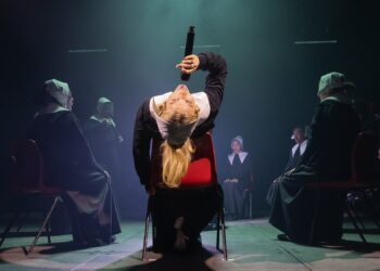 Self Esteem: ‘A Complicated Woman’ at Brighton Centre is ‘…Wizardry’!