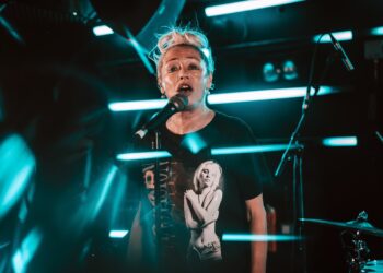 Wendy James at Patterns: The end of the tour and the end of the drums!