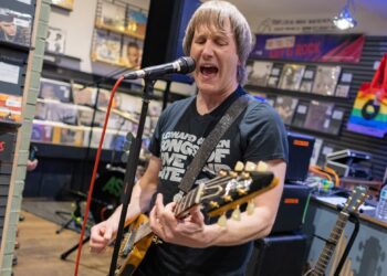 Ash give ‘Fun People’ what they want at Brighton instore concert