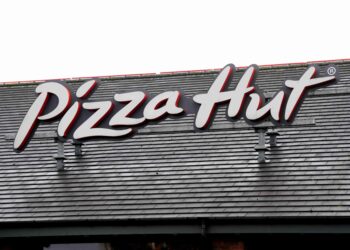 Pizza Hut closes at Brighton Marina