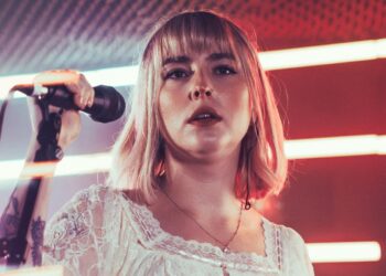 Bleach Lab offer dreamy, introspective soundscapes and blend spaced-out melodies with jangly guitars