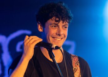 Bacci Pouch so good they are forced to play songs twice!