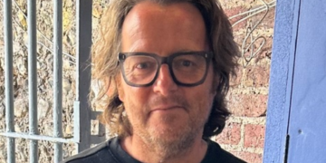 Salon seeks licence to serve wine to hairdressing clients