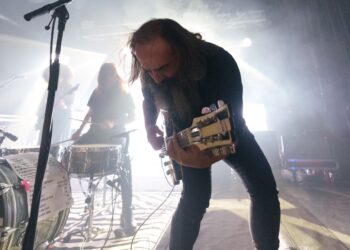 The Limiñanas seriously psych-out on final night of 37 date tour