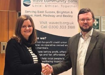 Council finance chiefs signs up with community bank