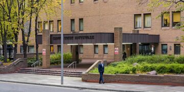 Brighton dealer jailed for prison smuggling plot