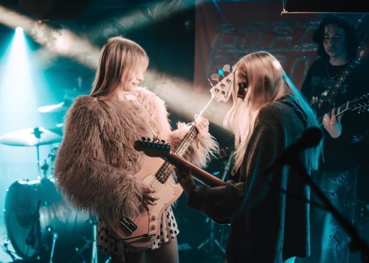 Coach Party light up Patterns on ‘Caramel’ tour with power and heart