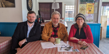 School could close if it becomes academy, councillors fear