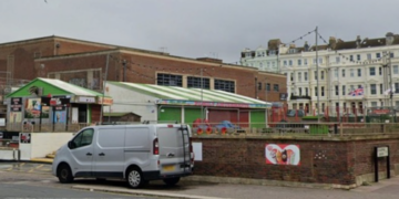 Crazy golf firm seeks drinks licence for seafront site