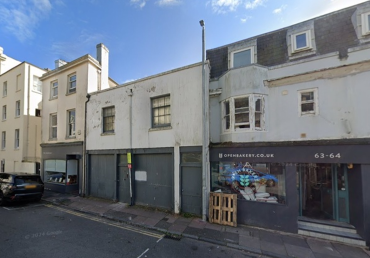 Vacant builder&rsquo;s store could be turned into home