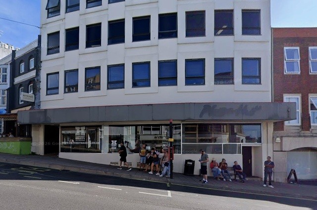 Police and officials object to licence for bar in high-crime area