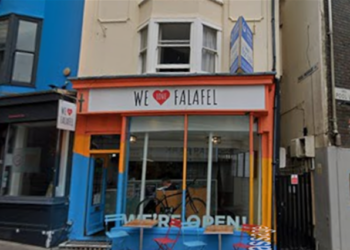 Pizza takeaway faces official objections to late licence hopes