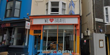 Pizza takeaway faces official objections to late licence hopes