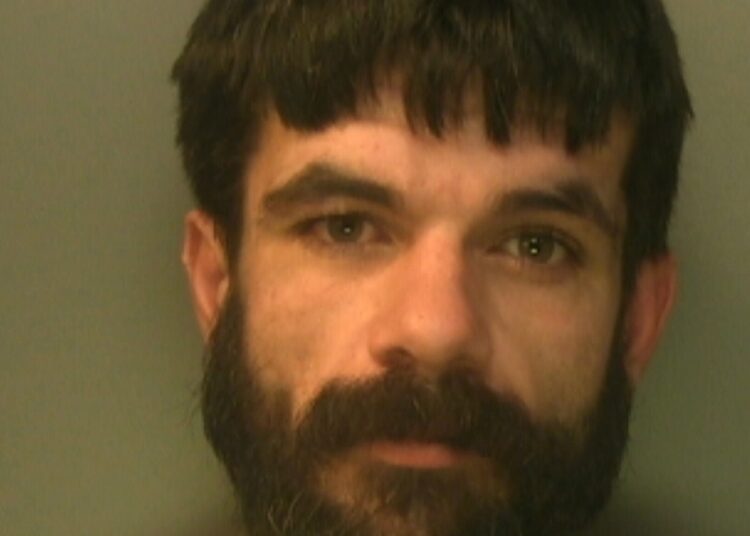 Man jailed for threatening to burn down family hub