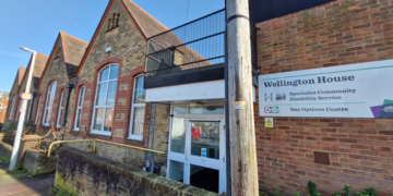 Thousands sign petition aimed at saving day centre