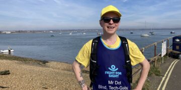 Blind artist to run Brighton Marathon using AI glasses in ‘world first’