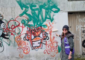 Community and councillors tackle graffiti hotspot