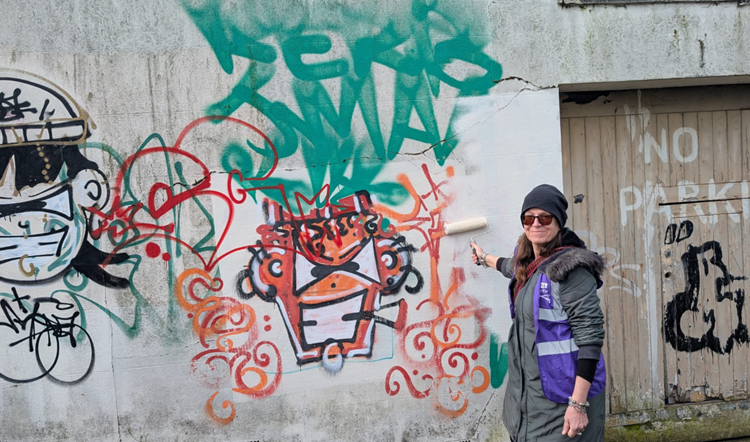 Community and councillors tackle graffiti hotspot
