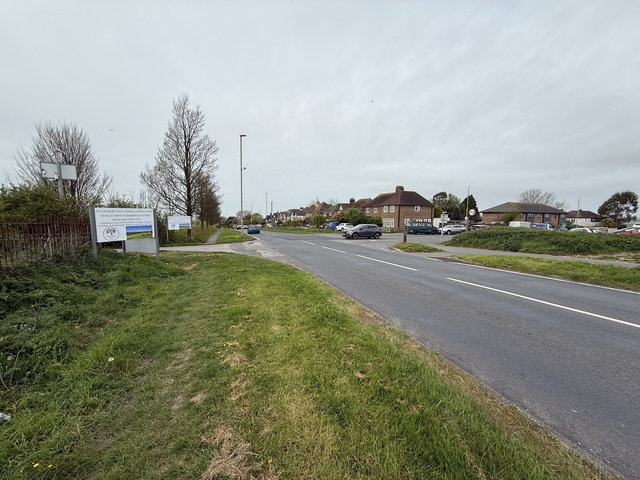 Call for safer crossing on busy road
